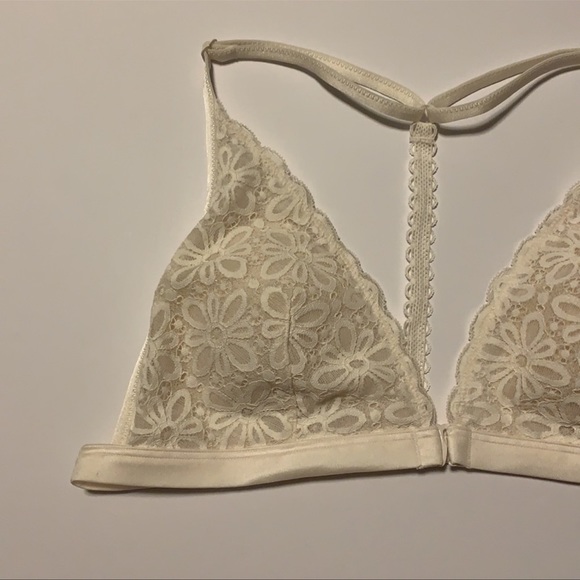 🆕 Victoria’s Secret Cream Lace Bra - Women’s Size Large - Picture 6 of 7